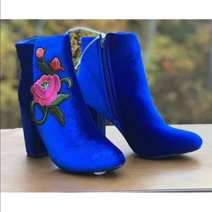 NWOB Hot Kiss 💋Patchy Royal Blue Velvet Ankle Boots 4" Heels Various sizes